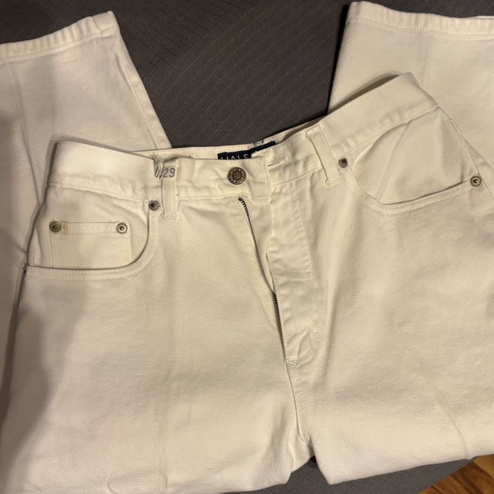 Halston Heritage White Relaxed Jeanswear Capris. Size 8.